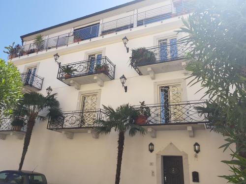 Rodeo Drive — 4-Star Luxury Hotel in Viareggio, Italy