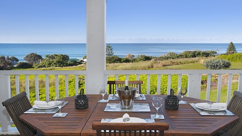 Quarterdeck 23 — 4-Star Luxury Hotel in Lennox Head, Australia