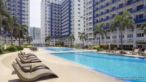 RE Staycations - last minute hotel in Manila