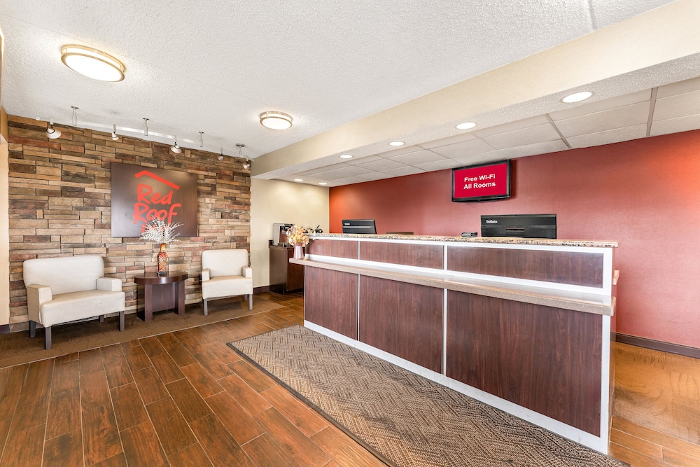 Red Roof Inn Allentown Airport - photo 2