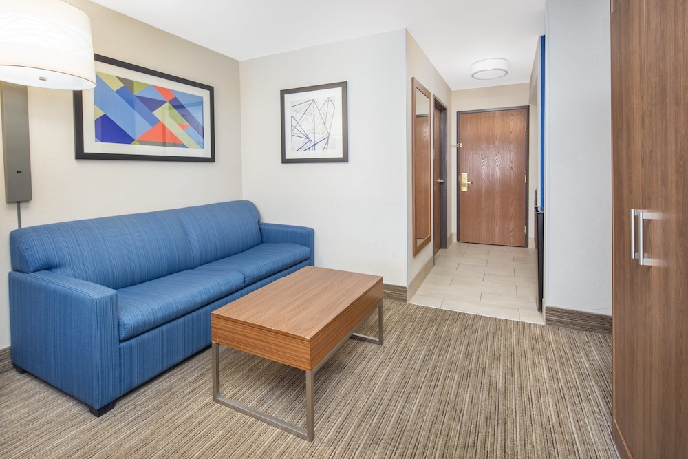 Holiday Inn Express Hotel & Suites Bishop by IHG - photo 11