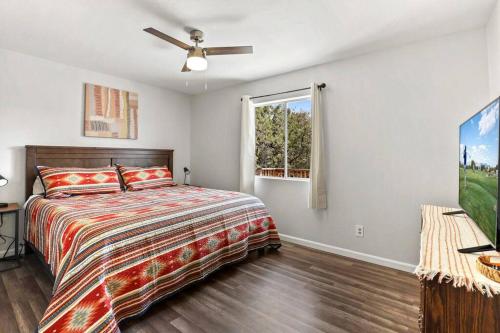 Newly Remodeled Pet Friendly Strawberry Cabin — Pine — photo 4