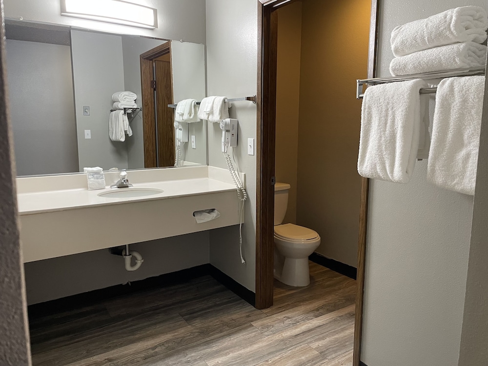 Sunnyside Inn & Suites - photo 67