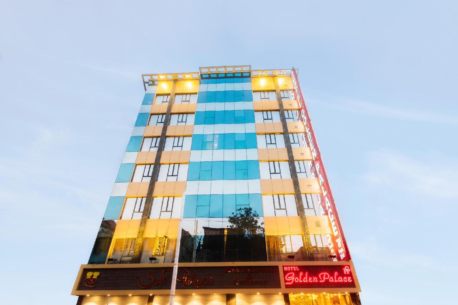 Capital O 8565 Hotel Golden Palace in Kolkata, India