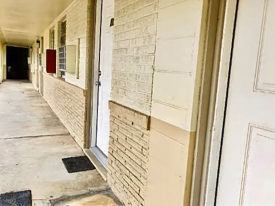 Sunset Inn Longview - photo 8
