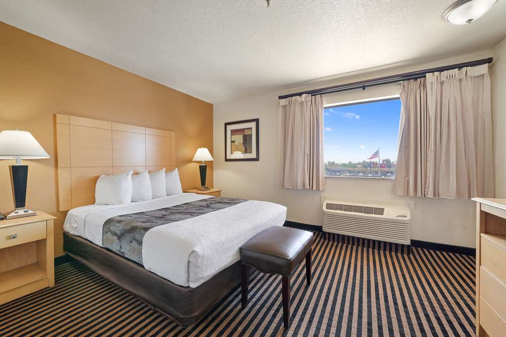 Best Western Plus Executive Inn & Suites - photo 20