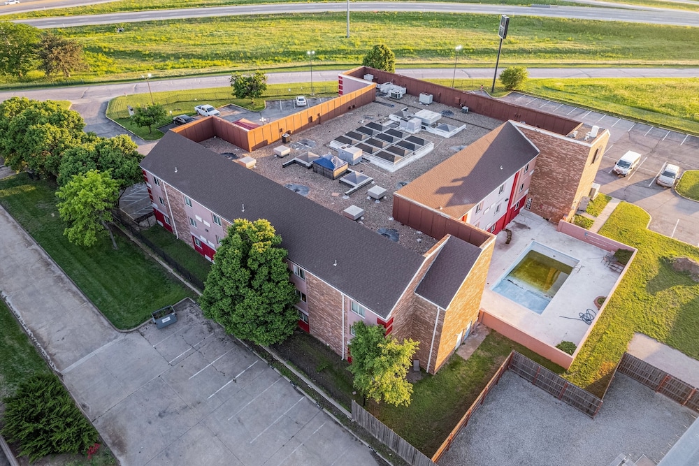 Coratel Plus Suites Wichita West Airport - photo 35