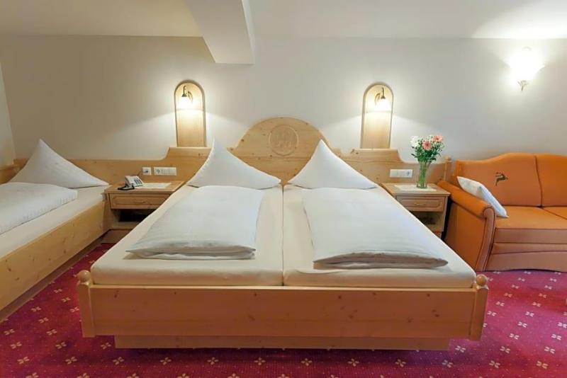 Hotel Garni Rifflsee in Sankt Leonhard, Austria