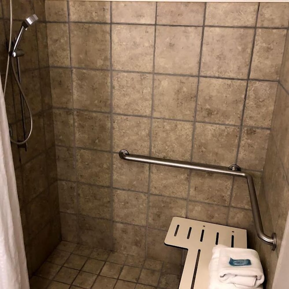 Holiday Inn Express Hotel & Suites Decatur by IHG - photo 26