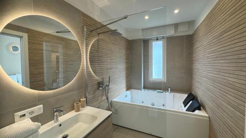 Casa Febo in Centro Con Parcheggio Privato a 200 Mt Dal Mare — 4-Star Luxury Hotel in Bordighera, Italy