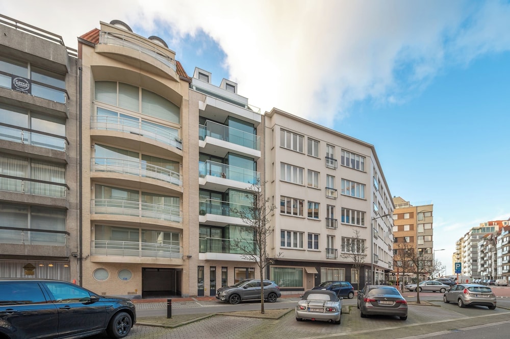 Apartment on Belgian Coast near Beaches — 4-Star Luxury Hotel in Knokke-Heist, Belgium
