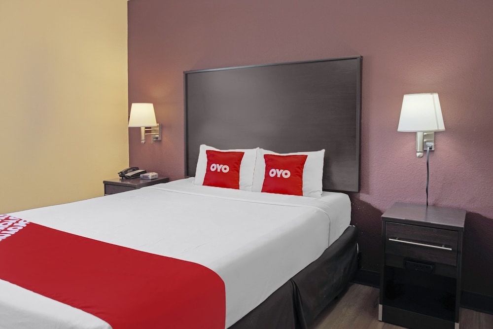 OYO Hotel McAllen Airport South - photo 36