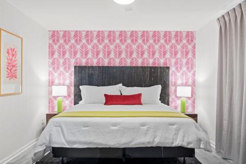 Beach Nest 1 Stylish Condo 2Min Walk to Beach — 4-Star Luxury Hotel in Myrtle Beach, United States