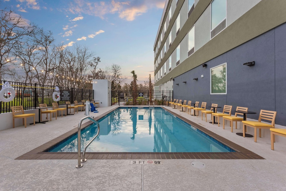 Home2 Suites By Hilton Lake Jackson - photo 12