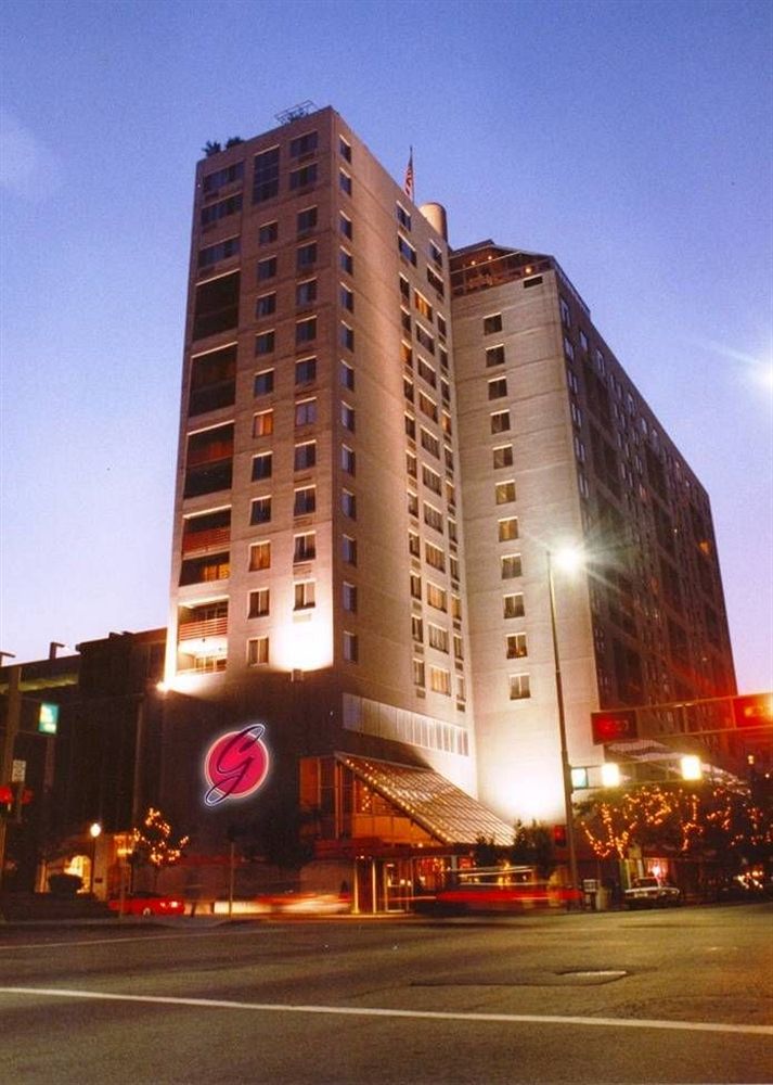 Garfield Suites Hotel