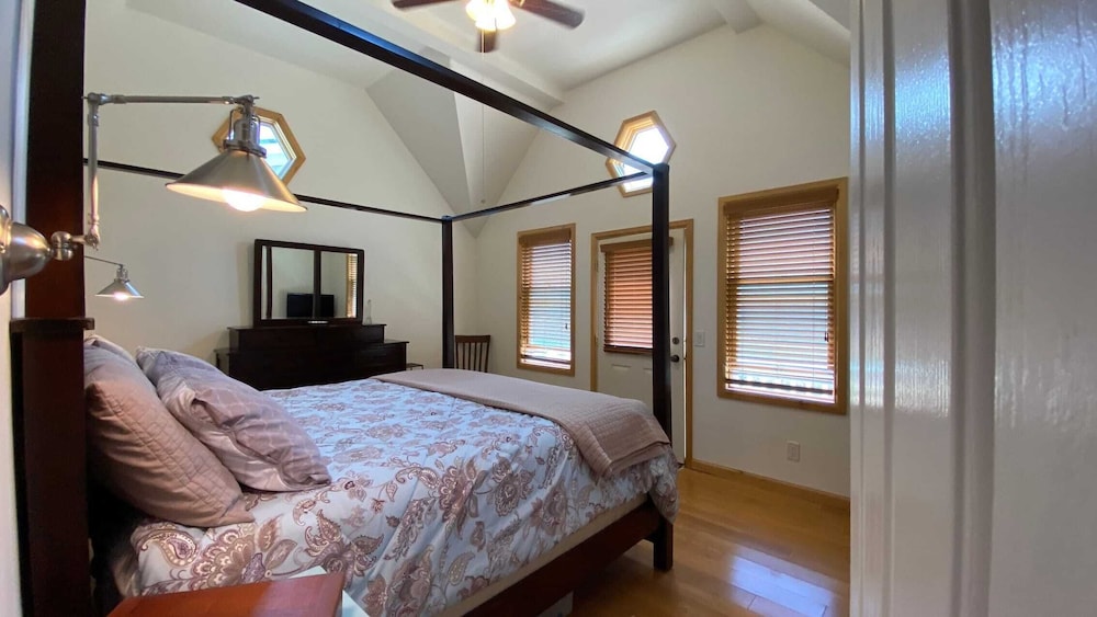 Woodside Getaway by Avantstay Character Home Close To Park City Resort w Hot Tub - photo 19