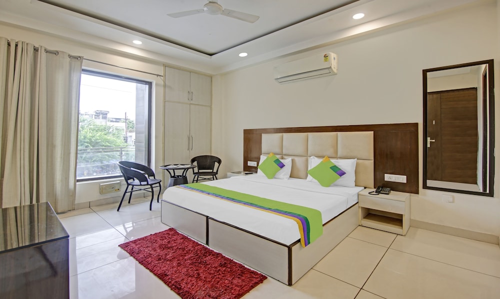 Treebo Apple Pie - last minute hotel in Noida