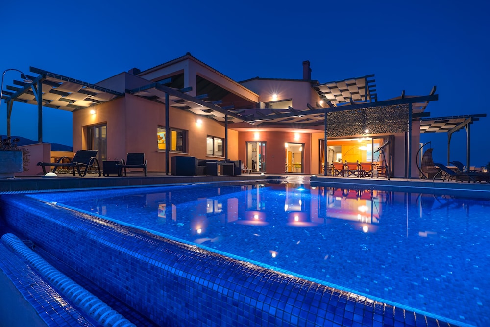 Skinos ilivatos Boutique Eco Villa — 4-Star Luxury Hotel in Kefalonia, Greece