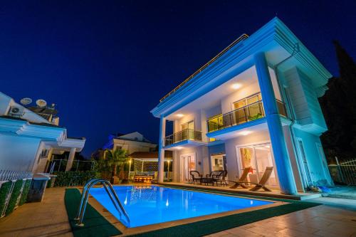 Milez Sultan luxury villa by Solo Villa — 4-Star Luxury Hotel in Oeluedeniz, Turkey