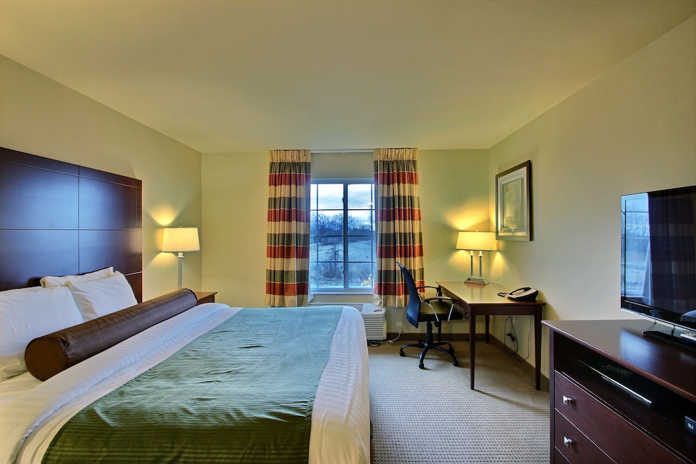 AmericInn by Wyndham Oshkosh - photo 13