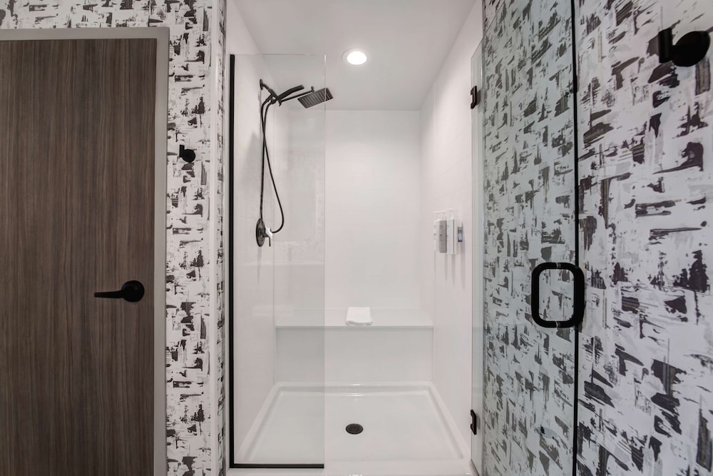 Home2 Suites by Hilton Anderson Downtown - photo 31