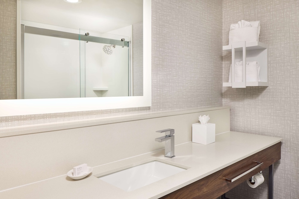 Hampton Inn Massillon - photo 20