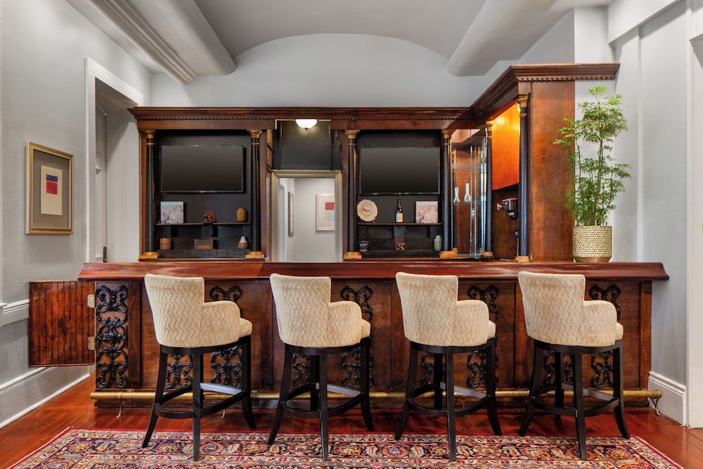 New Orleans Courtyard Hotel and Suites by the French Quarter - photo 20