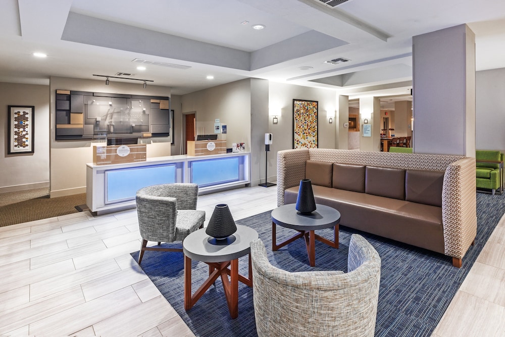 Holiday Inn Express & Suites West by IHG - photo 38