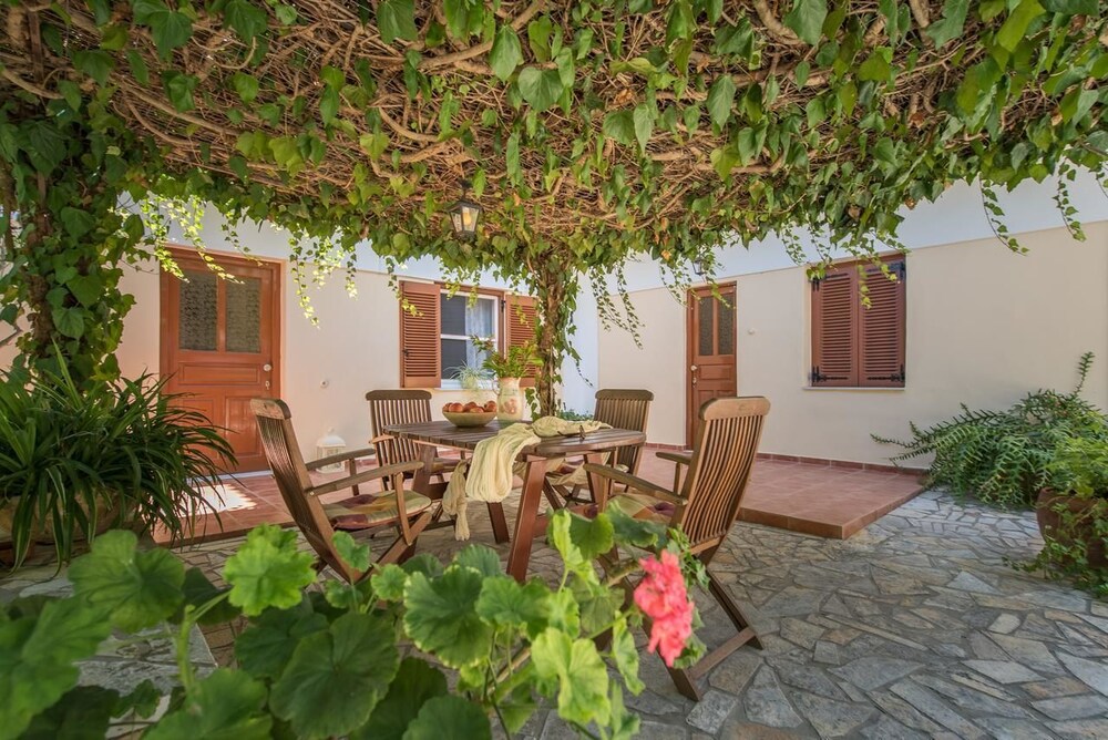 Physis Studios - carbon neutral hotel in Zakynthos