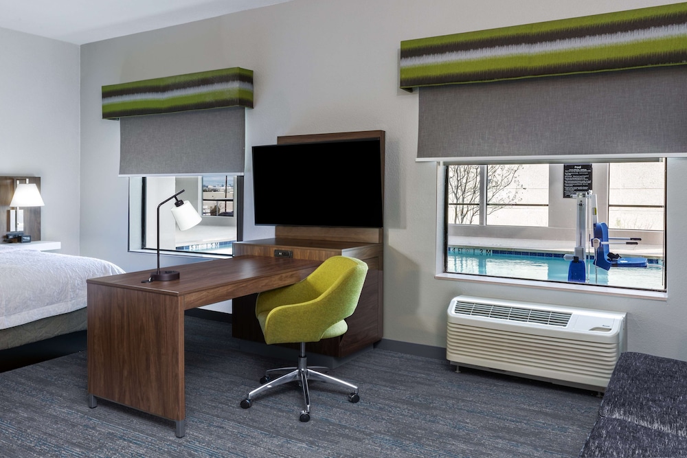 Hampton Inn & Suites Dallas I 30 Cockrell Hill - photo 11