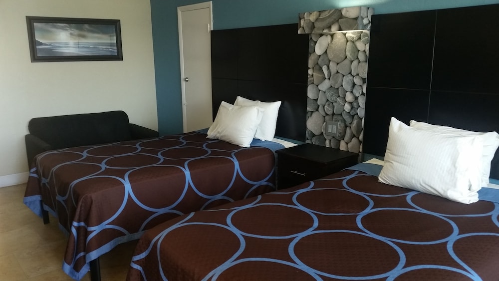 Driftwood Beach Motel - photo 21
