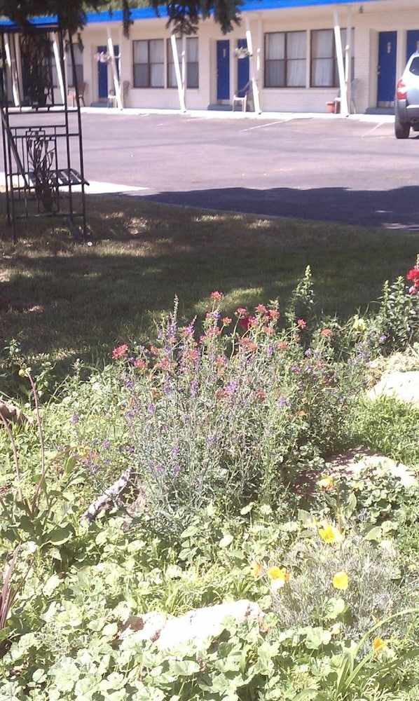 The Monticello Inn - photo 35