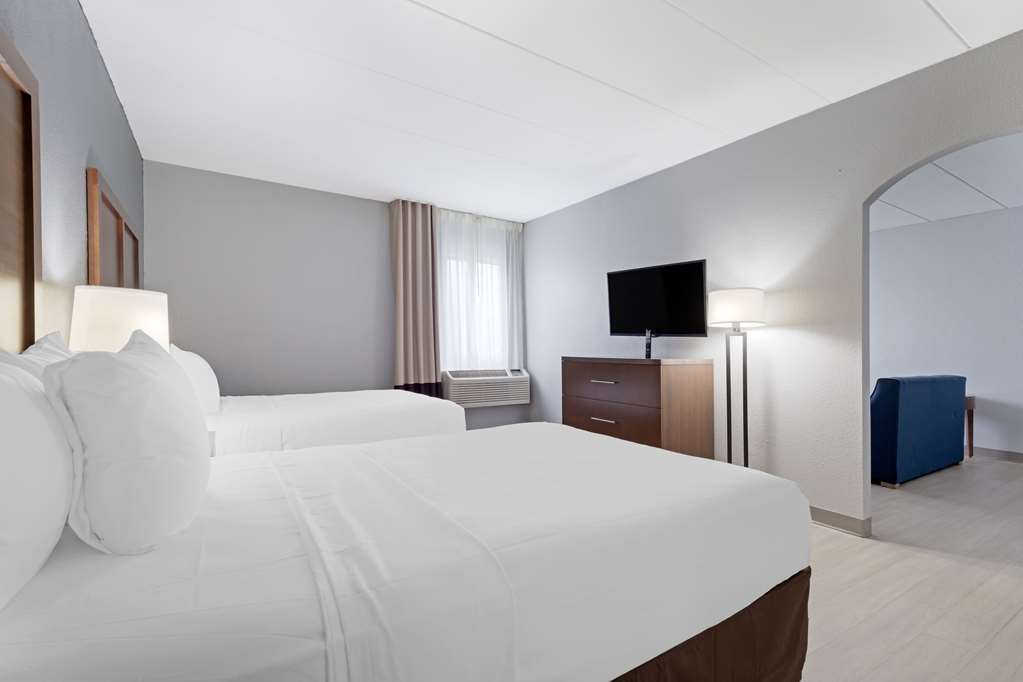Clarion Hotel & Suites BWI Airport North - photo 17