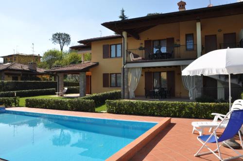 Apartments I Ciclamini — 4-Star Luxury Hotel in Moniga Del Garda, Italy