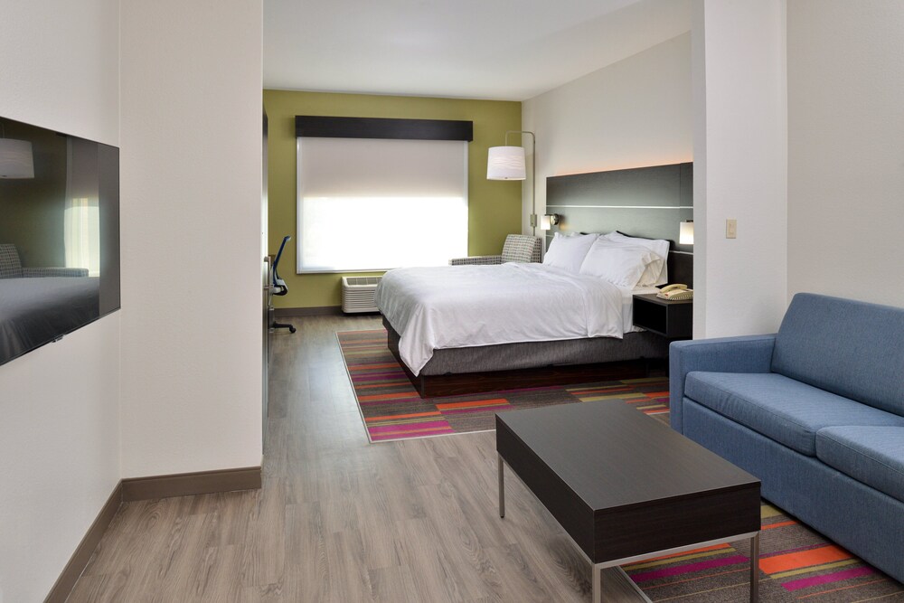 Holiday Inn Express & Suites Carthage by IHG - photo 8
