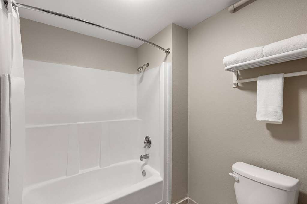Days Inn by Wyndham Lakewood South Tacoma - photo 33