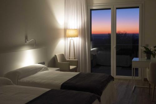 Hotel Campusphi - carbon neutral hotel in Acebo