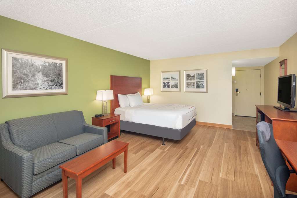 Wingate by Wyndham Valdosta Moody AFB - photo 18