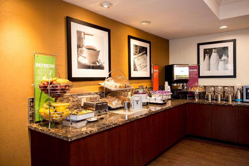 Hampton Inn Philadelphia International Airport - photo 25