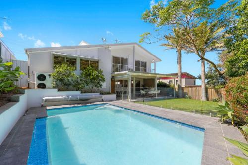 Laze at Lighthouse family home with pool heated pool Oct to Mar — 4-Star Luxury Hotel in Port Macquarie, Australia