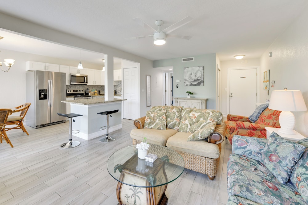 3 Mi to Siesta Key Beach: Condo w Heated Pool — 4-Star Luxury Hotel in Sarasota, United States