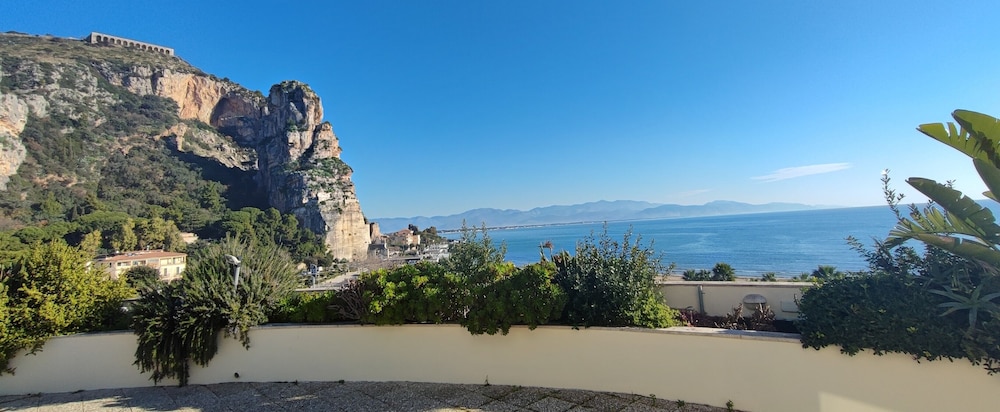 Grand Hotel Palace - carbon neutral hotel in Terracina