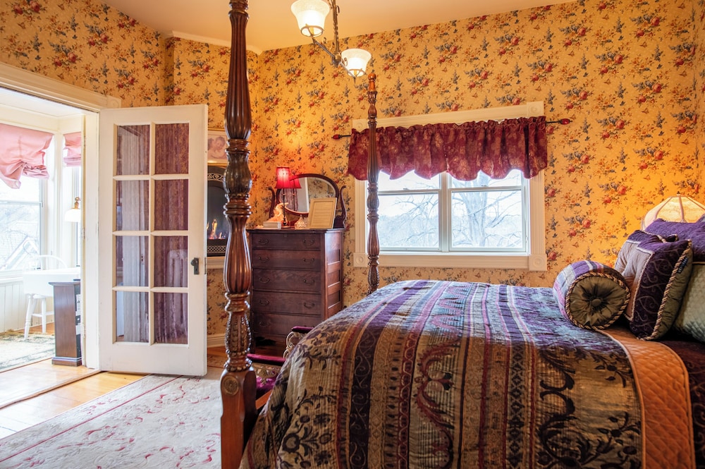 Aurora Staples Inn - photo 26