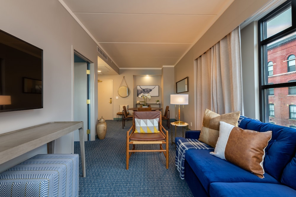 The Bradley Hotel - photo 21
