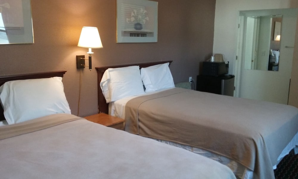 Super 54 Inn - photo 4