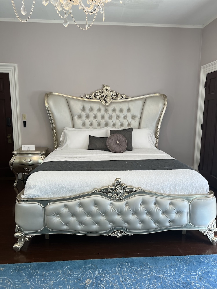 Huffman Manor Inn - photo 19