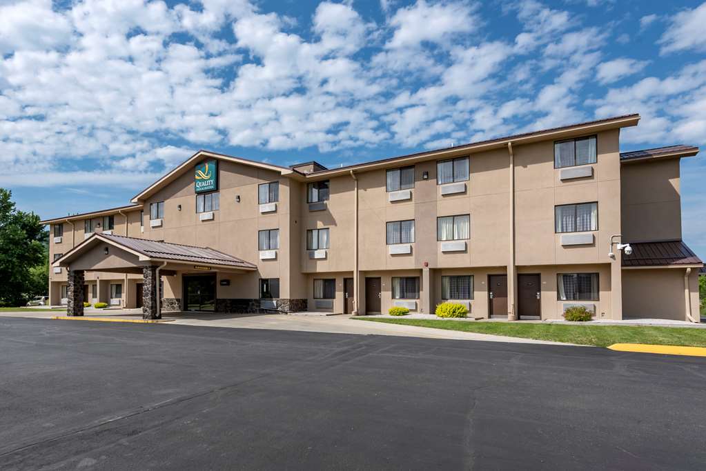 Quality Inn Suites Warren — Warren