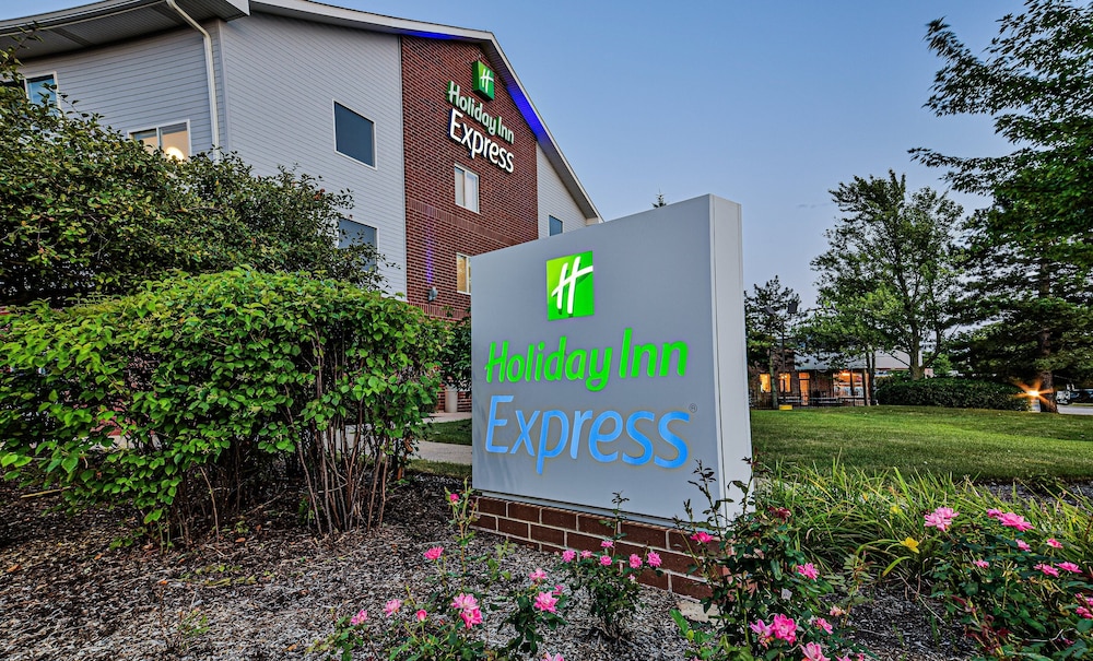 Holiday Inn Express Chicago NW Vernon Hills an IHG Hotel - featured photo