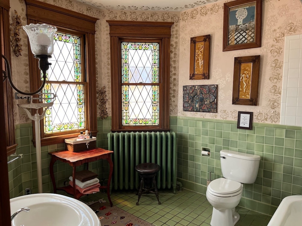 The Munroe Inn - photo 22