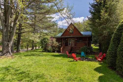Bridgepoint Cabin — 4-Star Luxury Hotel in Banner Elk, United States